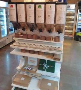 Popcornkärnor i dispender på Chalmers store